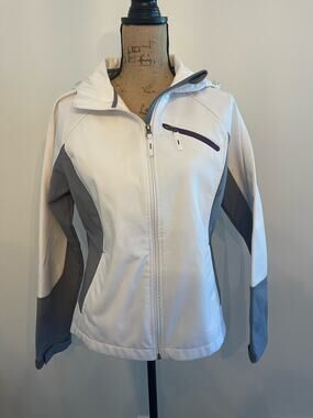 Free Tech White & Gray Jacket Size Medium